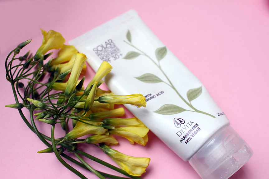 devita sunscreen sideshot