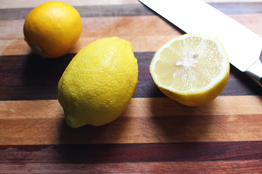 slicing lemons