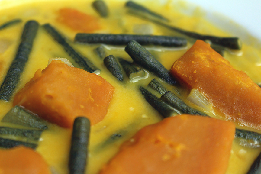 squash and yardlong beans closeup1